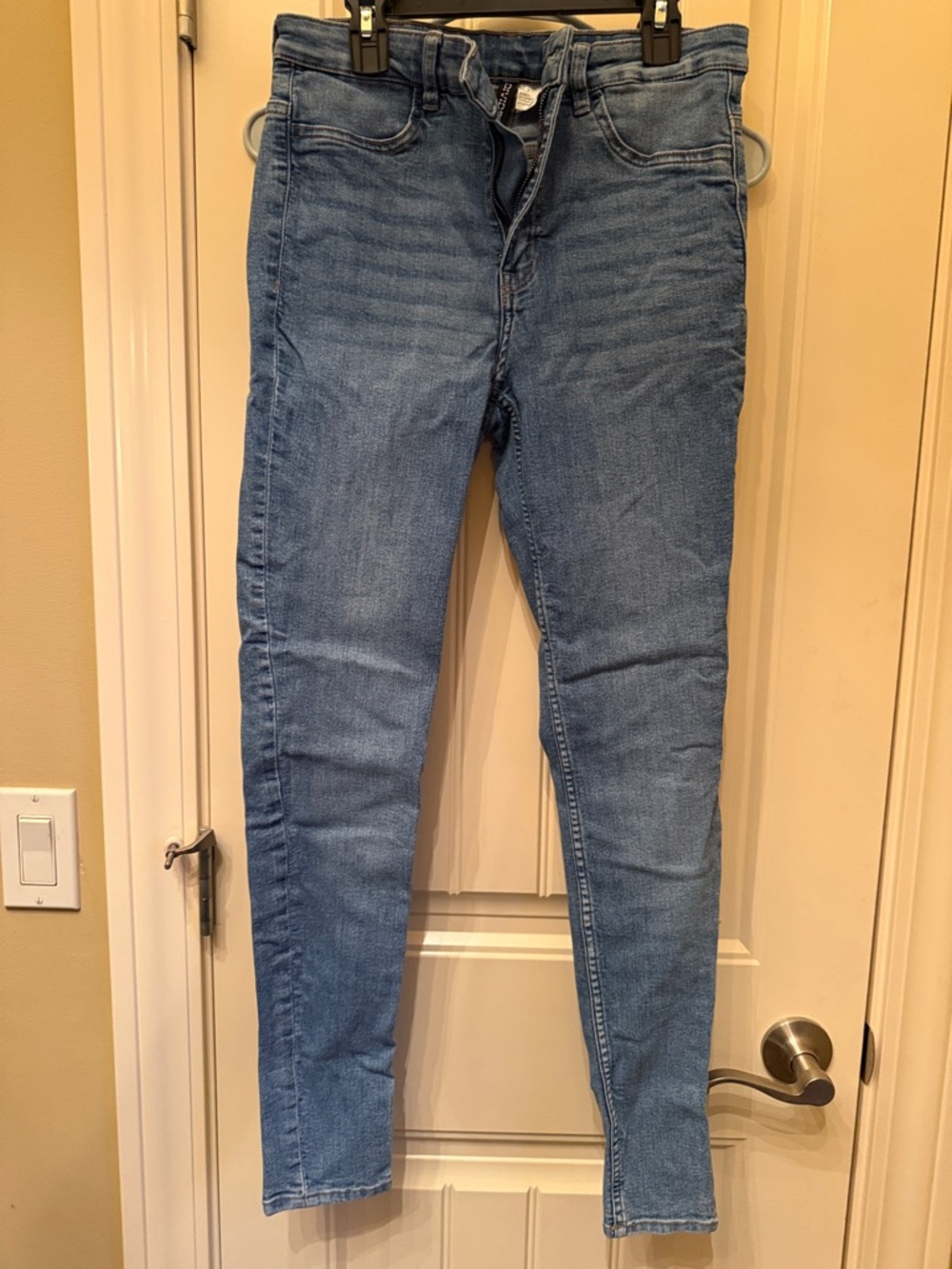 H&M Medium Blue Skinny Jeans - High-Rise